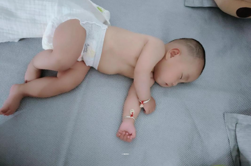 广东怀孕多久会显肚子